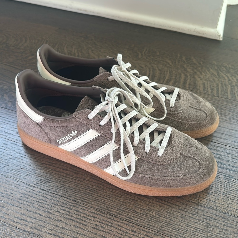 Handball speziale size 11W/10M/9.5UK in Earth Strata